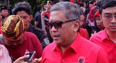 Hasto Singgung Nama Risma untuk Pilgub Jatim 2024