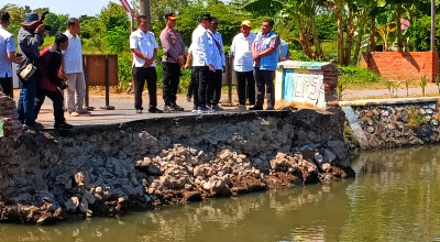 Warga Kedungpeluk Sidoarjo Surati Presiden, Kemensekneg Datangi Jembatan Ambruk