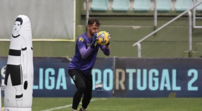 Profil Kiper Baru Persik Kediri Leo Navacchio, Gantikan Dikri Yusron