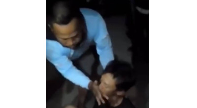 Viral, Pencuri di Blitar Ini Dipaksa Memakan Cabai Hasil Curiannya