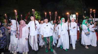 Bupati dan Wabup Jember Ikuti Pawai Obor 1 Muharram Bersama Ribuan Warga