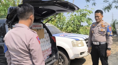 Polisi di Bangkalan Amankan Mobil Berisi Ratusan Slop Rokok Ilegal, Temukan Sabu