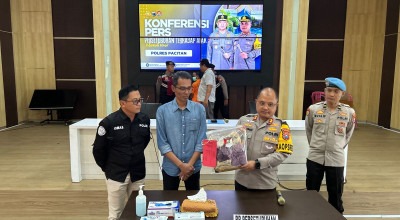 Pria di Pacitan Terciduk Setubuhi Pacar Dalam Kamar Kos