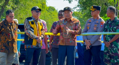 Plt Bupati Tinjau Jembatan Kedungpeluk Sidoarjo yang Ambruk, Solusinya?