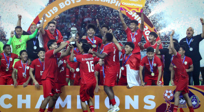 FOTO: Garuda Muda Raih Trophy Juara AFF U19 2024