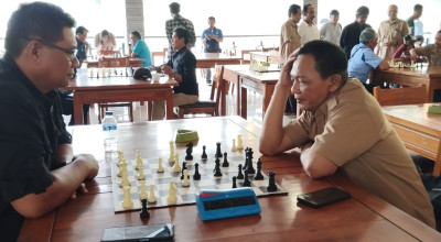 30 Jurnalis Ikuti Turnamen Catur dan Tennis di Tempat Wisata Kota Batu