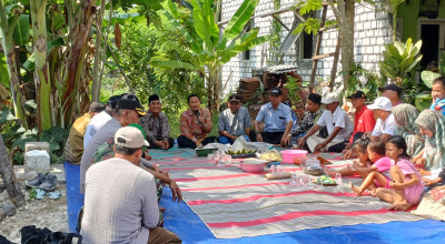 Sempat Dipatok karena Rawan Laka, Warga Lamongan Syukuran Peresmian Palang Pintu KA