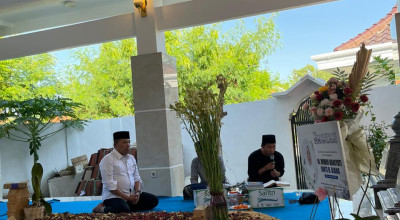 H. Slamet Junaidi Ziarah Makam Keluarga sebelum Mendaftar ke KPU Sampang