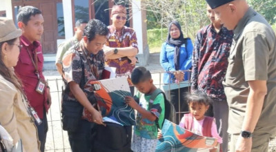 Bocah Pemulung Dapat Bantuan Pemkab Bangkalan, Diduga Dieksploitasi Keluarga