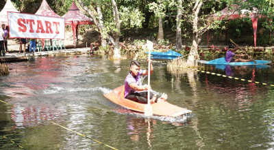 Ratusan Peserta Adu Cepat Dayung Kano di Pantai Cacalan Banyuwangi