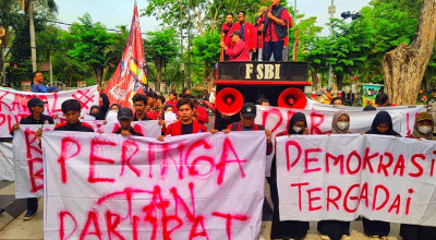 Mahasiswa IMM Sidoarjo Gelar Aksi di Depan Kantor DPRD, Kawal Putusan MK