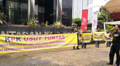 Warga Jember Demo KPK di Jakarta, Minta Kejelasan untuk Gus Fawait
