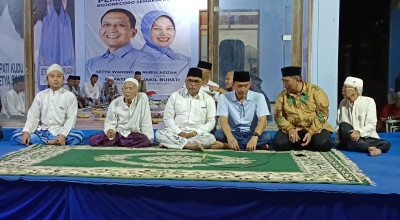 Warga Bojonegoro Gelar Doa Bersama untuk Setyo Wahono dan Nurul Azizah