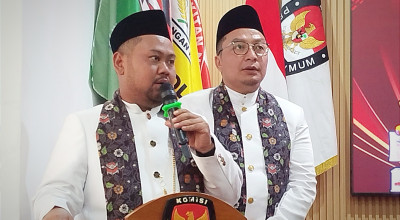 Yani - Alif Resmi Daftar Pilbup Gresik 2024, Lawan Kotak Kosong?