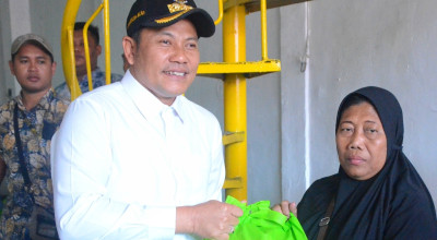 500 Paket Sembako untuk Pedagang Terdampak Kebakaran Pasar Krian Sidoarjo
