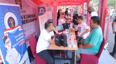 Warga Antusias Kunjungi Pelayanan Kumham Bergerak dan Berdampak di CFD Bungkul