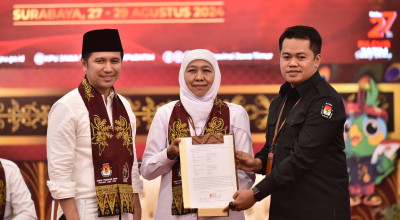 KPU Jatim Menyatakan Dokumen Khofifah - Emil Lengkap