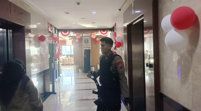 KPK Geledah Pemprov Jatim, Kantor Setda Mencekam