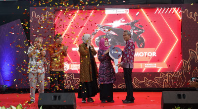 Mbak Dewi Berikan Apresiasi Puluhan Wajib Pajak di Kediri