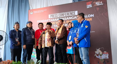 Hari Pertama, Pasangan Rijanto-Kaji Beky Mendaftar di KPU Kabupaten Blitar