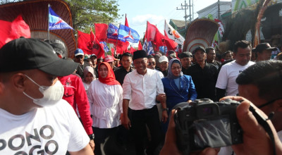 Kang Giri-Bunda Lisdyarita Paslon Pertama Daftar ke KPU Ponorogo