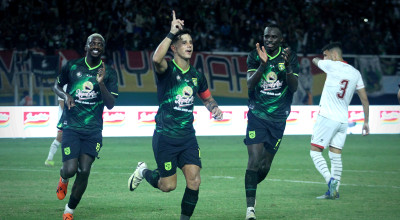 FOTO: Persebaya Surabaya Kalahkan Persik Kediri dalam Team Launching Game 