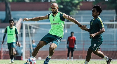 Rashid Yakin Persebaya Menang Lawan Barito di Gelora Bung Tomo