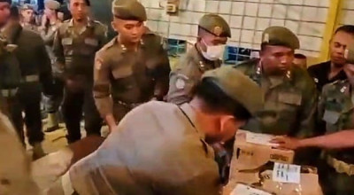 Razia Gabungan Satpol PP Sidoarjo Sita Ratusan Botol Miras Ilegal