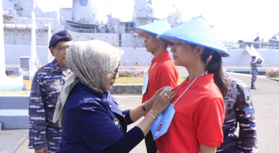 Mahasiswa Unitomo Surabaya Digembleng Wawasan Kebangsaan di Koarmada II Ujung