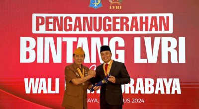 Wali Kota Eri Cahyadi Terima Penghargaan Tertinggi Bintang Legiun Veteran RI