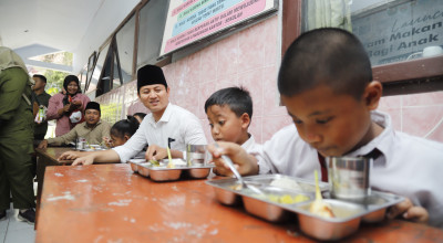 Uji Coba Makan Siang Bergizi, Bupati Trenggalek: Tidak Gratis Lho