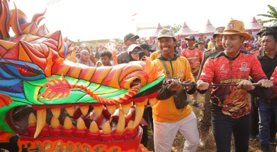 153 Layang-Layang Diterbangkan, Bupati Tuban Ungkap Pesan Moralnya