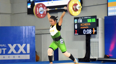Sempat Vakum dan Cedera Lutut, Lifter Jatim Ini Raih Perak di PON XXI 2024