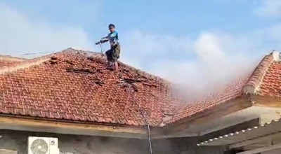Rumah Kadisparbud Jember Terbakar, Diduga Akibat Korsleting Listrik