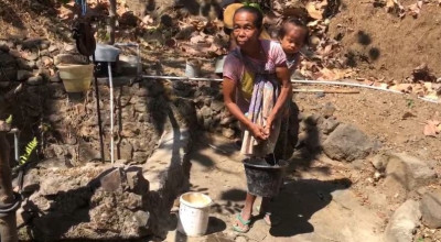 Dampak Kekeringan di Munggu Ponorogo, Warga Jalan Kaki 2 Km Cari Air ke Hutan