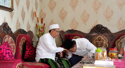 Luluk - Lukman Sowan Kiai Ahmad Hasan Jombang, Direstui Menang Pilgub Jatim
