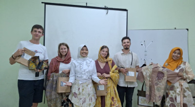 Mahasiswa Mancanegara Belajar Batik Ecoprint di Tulungagung