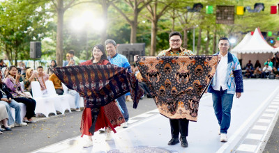Redesain Motif Panji, Mas Dhito Gelar Kediri Fashion Batik Festifal