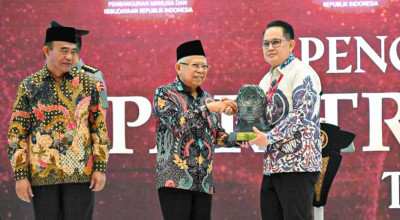 Pemprov Jatim Raih Paritrana Award 2024 Kategori Terbaik Inovasi Zona Jawa-Bali