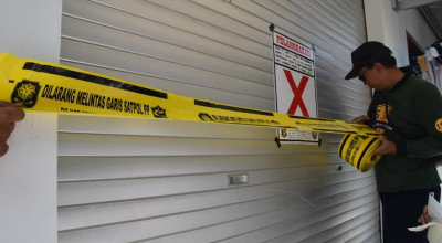 Satpol PP Segel 60 Bangunan Tak Berizin di Surabaya