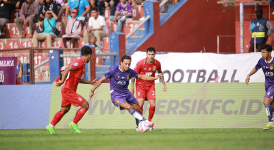 Rahasia Ezra Walian Moncer Bersama Persik Kediri