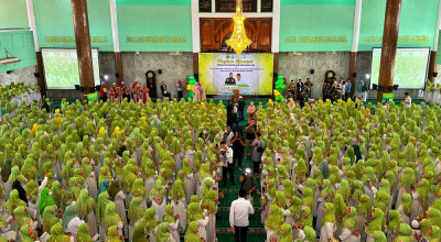 2.500 Jamaah Majelis Ta'lim Bunda Muslimah Az-Zahra Sidoarjo Cek Kolesterol
