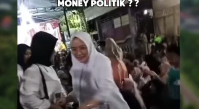 Viral, Cawabup Bojonegoro Diduga Bagi - bagi Uang
