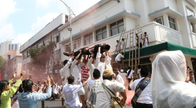 Mengintip Keseruan Teatrikal Refleksi Perobekan Bendera di Surabaya