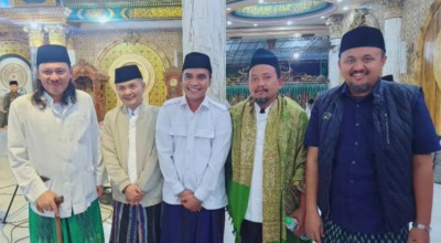 Paslon Bangkalan Lukman-Fauzan Hadiri Tradisi Cocoghen Jelang Maulid Nabi