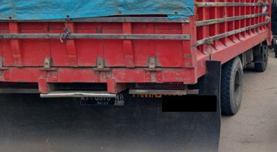 Pulang Kulakan Bawang, Warga Bangkalan Tabrak Bokong Truk