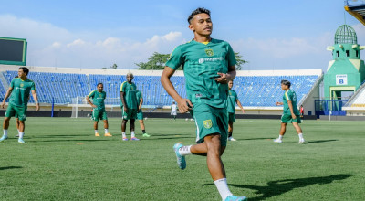 Catur Siap Kawal Pertahanan Persebaya Lawan Persib