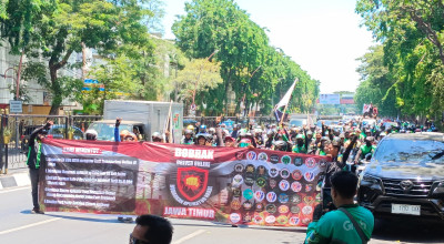 Ribuan Driver Ojol Gelar Demonstrasi di Surabaya, Ini 5 Tuntutannya