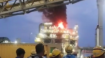 Smelter Freeport di KEK JIIPE Gresik Terbakar, Terdengar Suara Ledakan