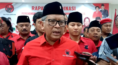 Hasto Minta Kader PDIP Tulungagung Kampanye Door to Door